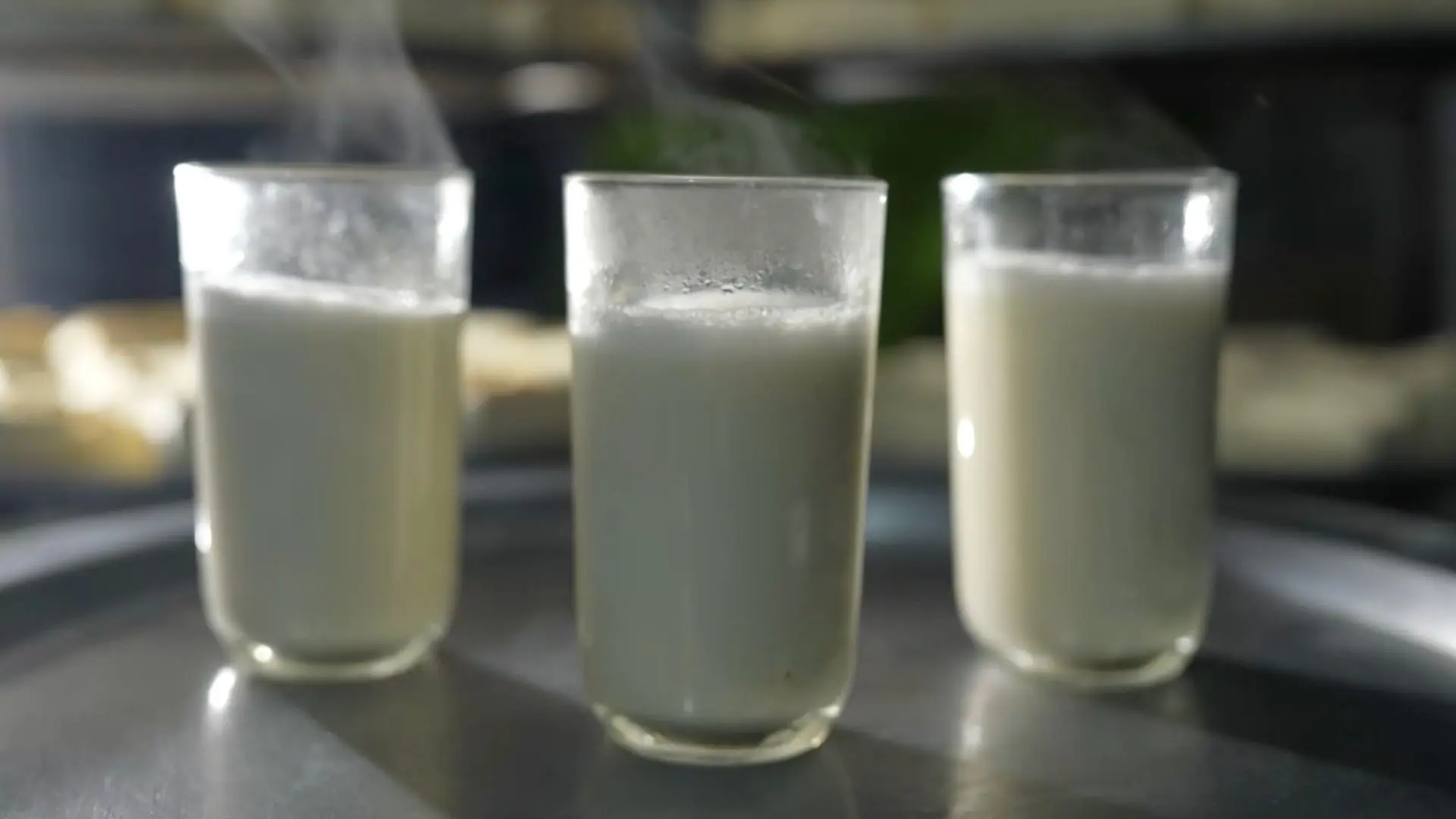 Sữa đậu nành bà Hợi | Món ngon ở Hà Thành | 04/12/2025